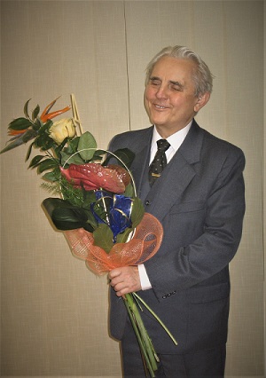 Jozef Franer s kyticou v náručí