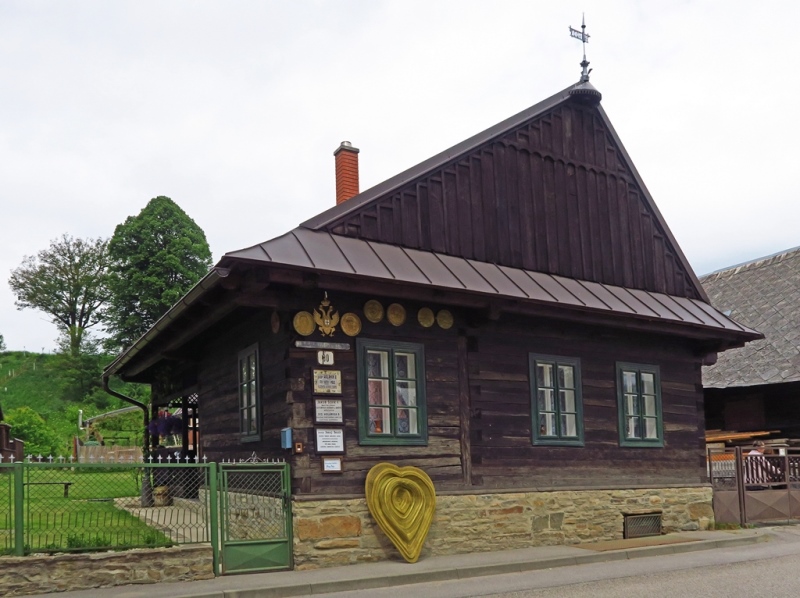 Pohľad na Drotárske Múzeum Jozefa Holánika-Bakeľa